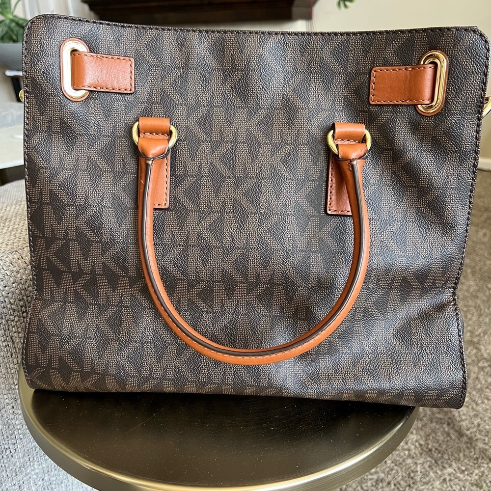 LIKE NEW! MICHAEL Michael Kors Hamilton MK
Logo Satchel - Picture 7 of 15